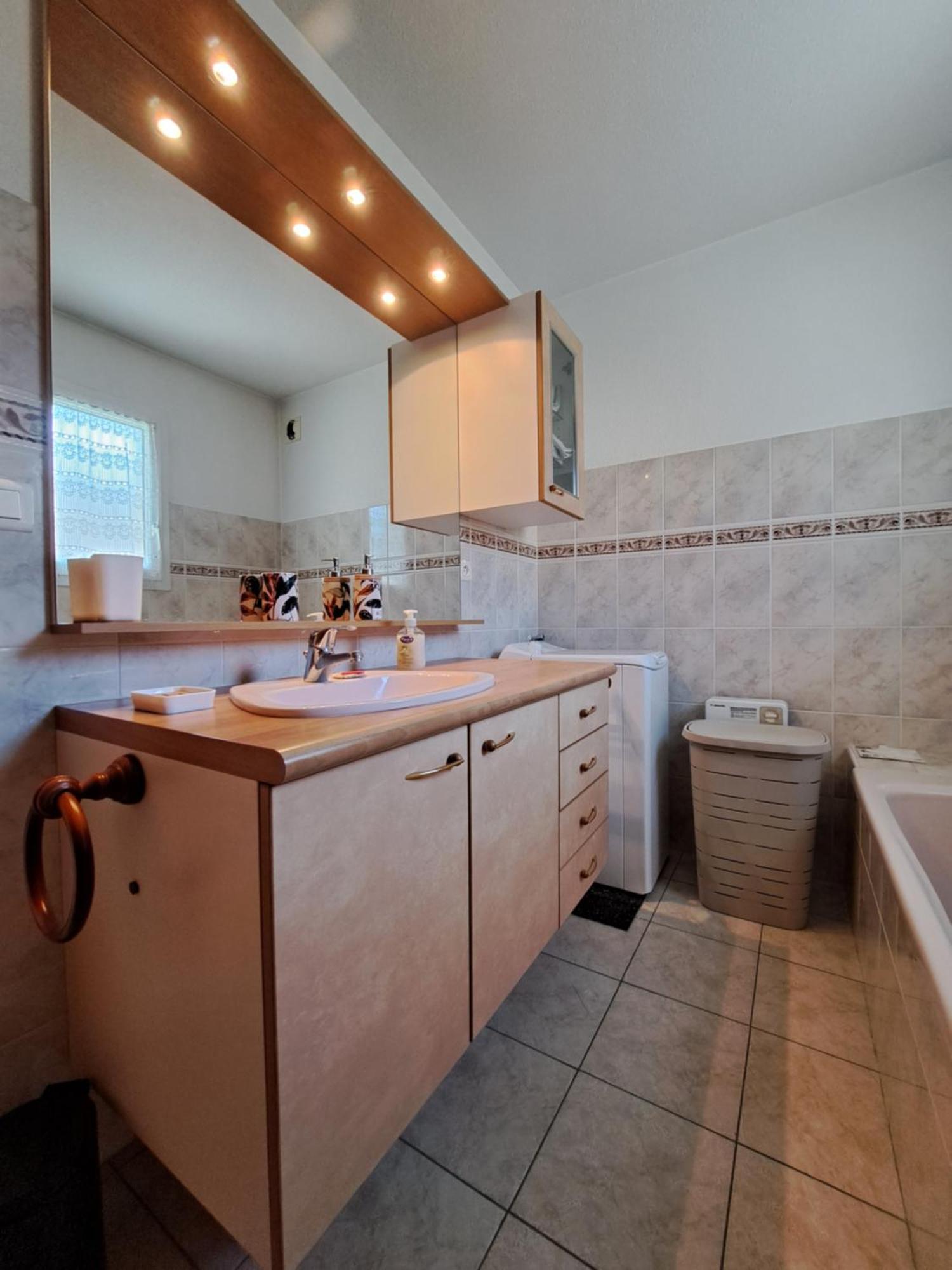 Grand T2 Proche Centre Ville, Vue Mer Et Montagne Bastia  Ngoại thất bức ảnh