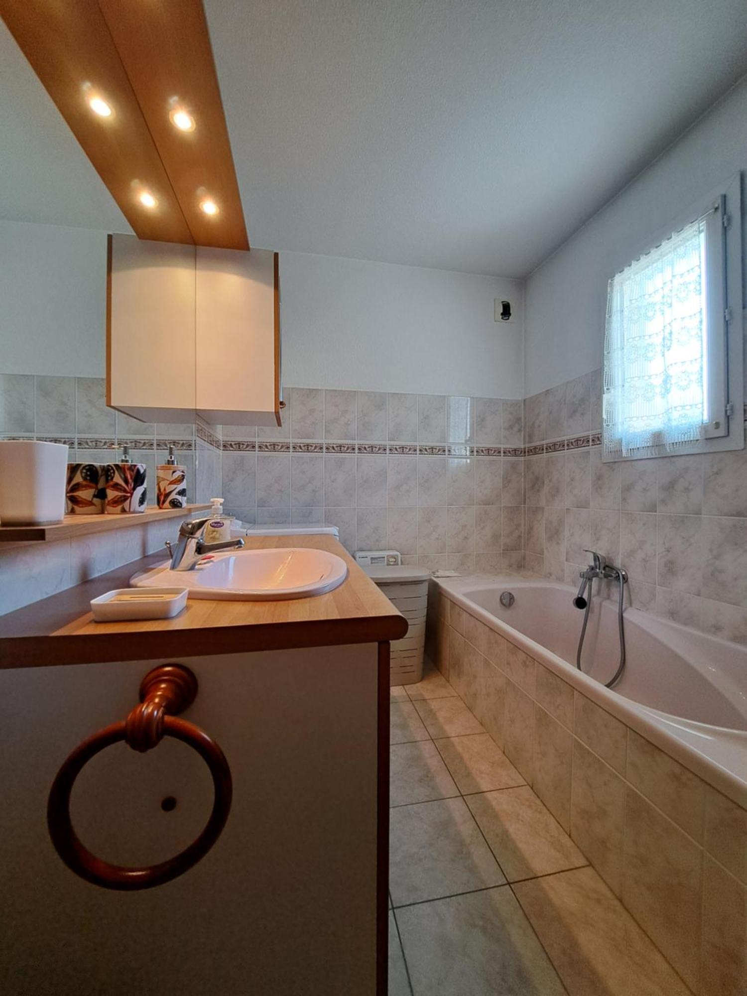 Grand T2 Proche Centre Ville, Vue Mer Et Montagne Bastia  Ngoại thất bức ảnh