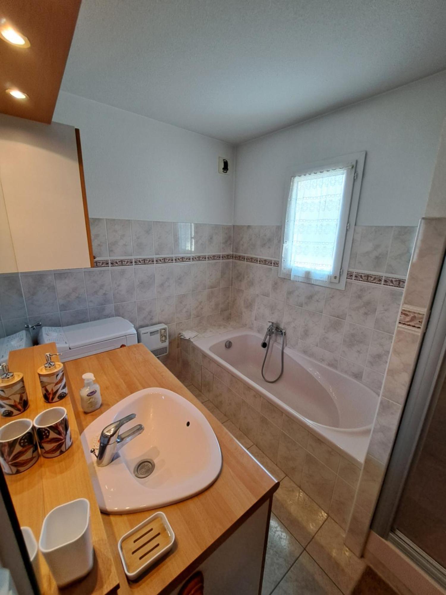 Grand T2 Proche Centre Ville, Vue Mer Et Montagne Bastia  Ngoại thất bức ảnh